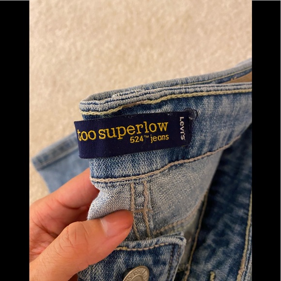 Levi’s women 524 jeans - Picture 3 of 4